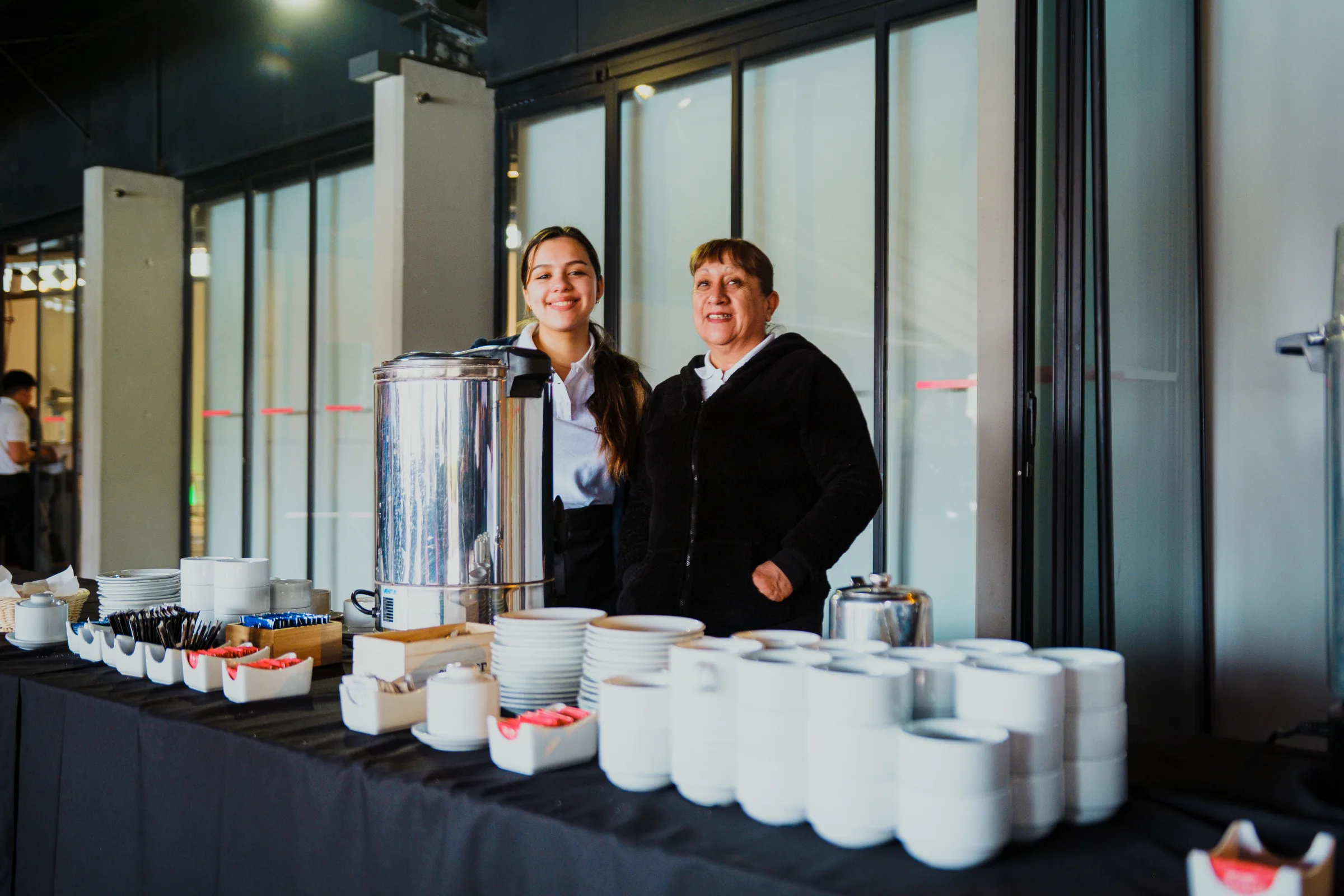 Estación de café atendida en un evento en Centro La Reina