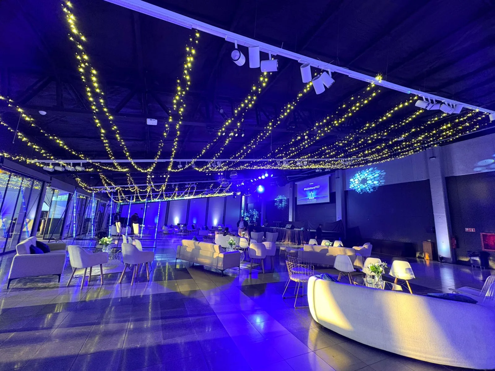 Gran Salón montado para una celebración en Centro La Reina